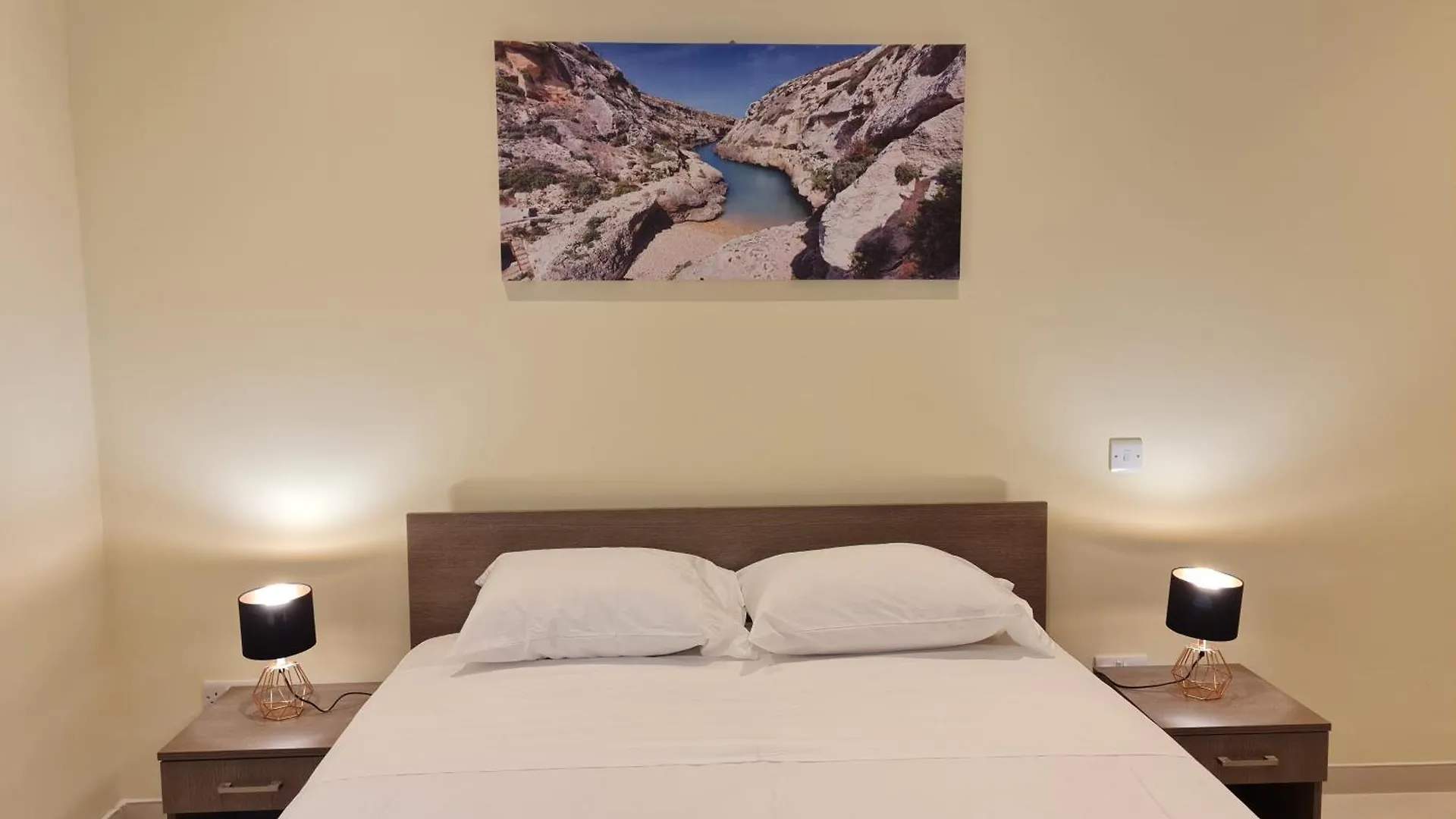 Tarxien - Lovely 3 Bedroom Unit 0*,  Malta